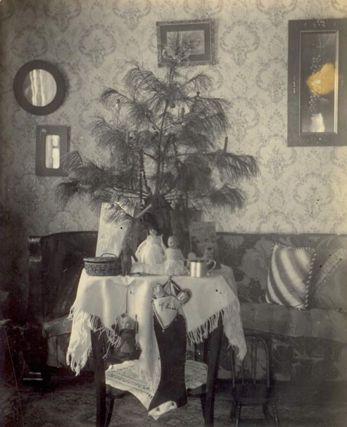 Alice Rogers Christmas tree